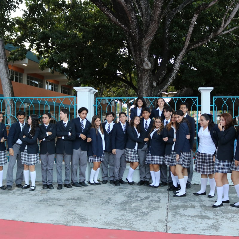 Alumnos de secundaria de Cumbres Chetumal